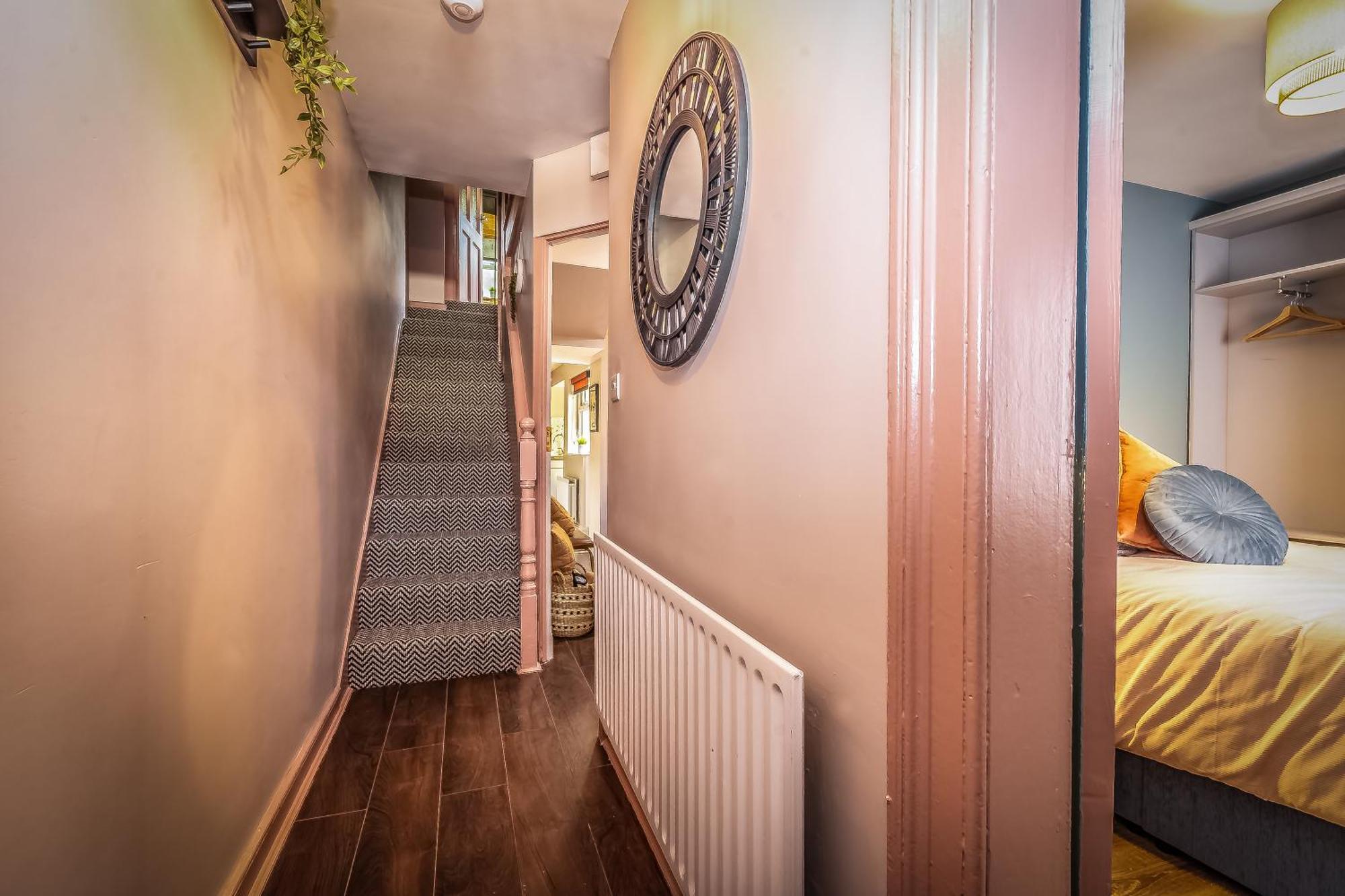 Escape Sleeps 6 Holiday home *