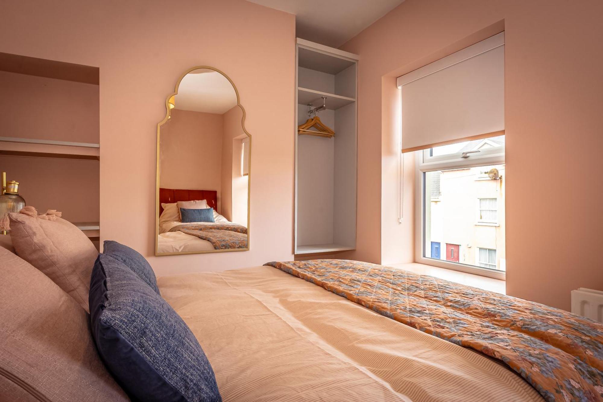 Escape Sleeps 6 Ferienhaus