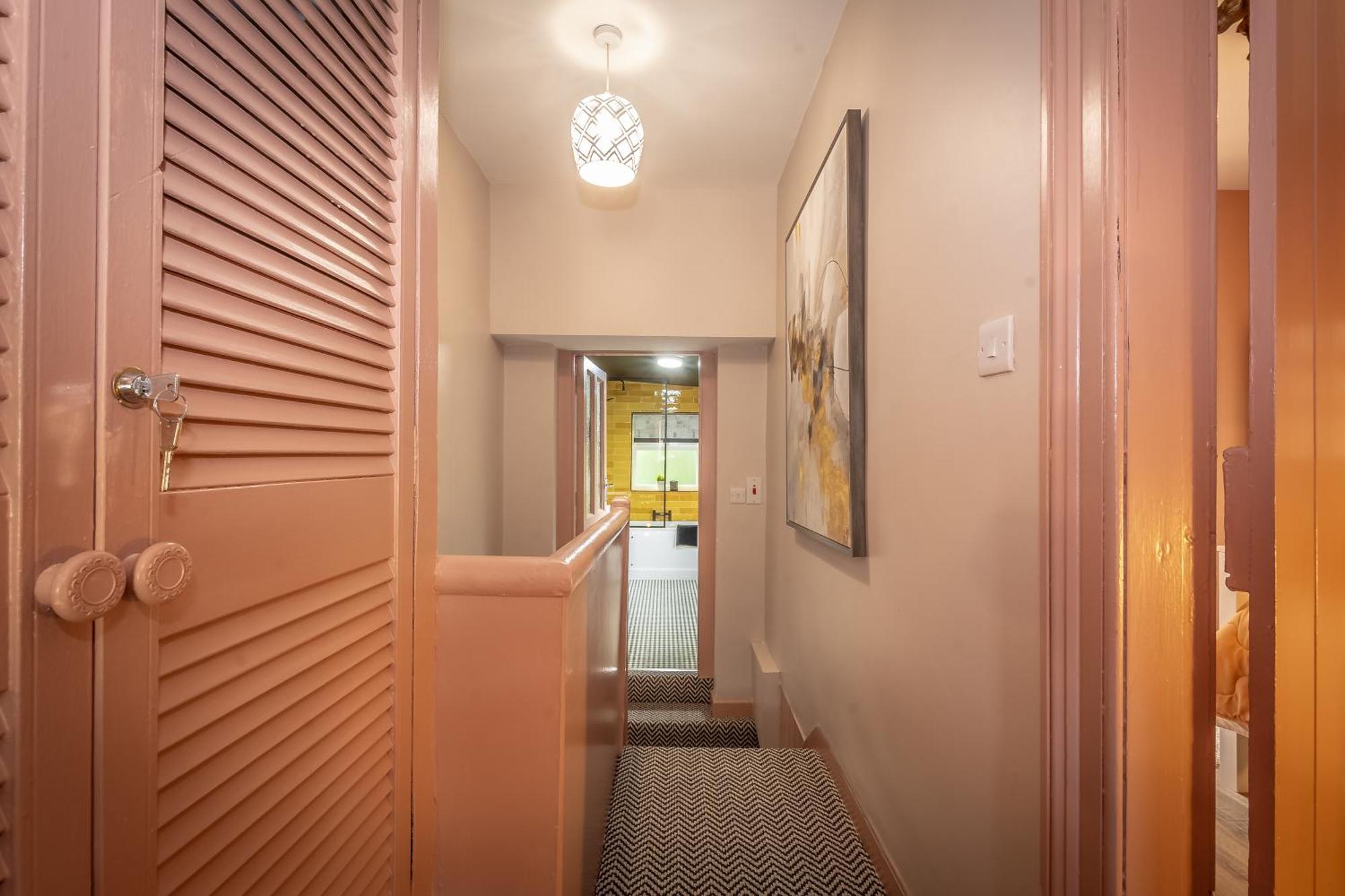 Ferienhaus Escape Sleeps 6 *