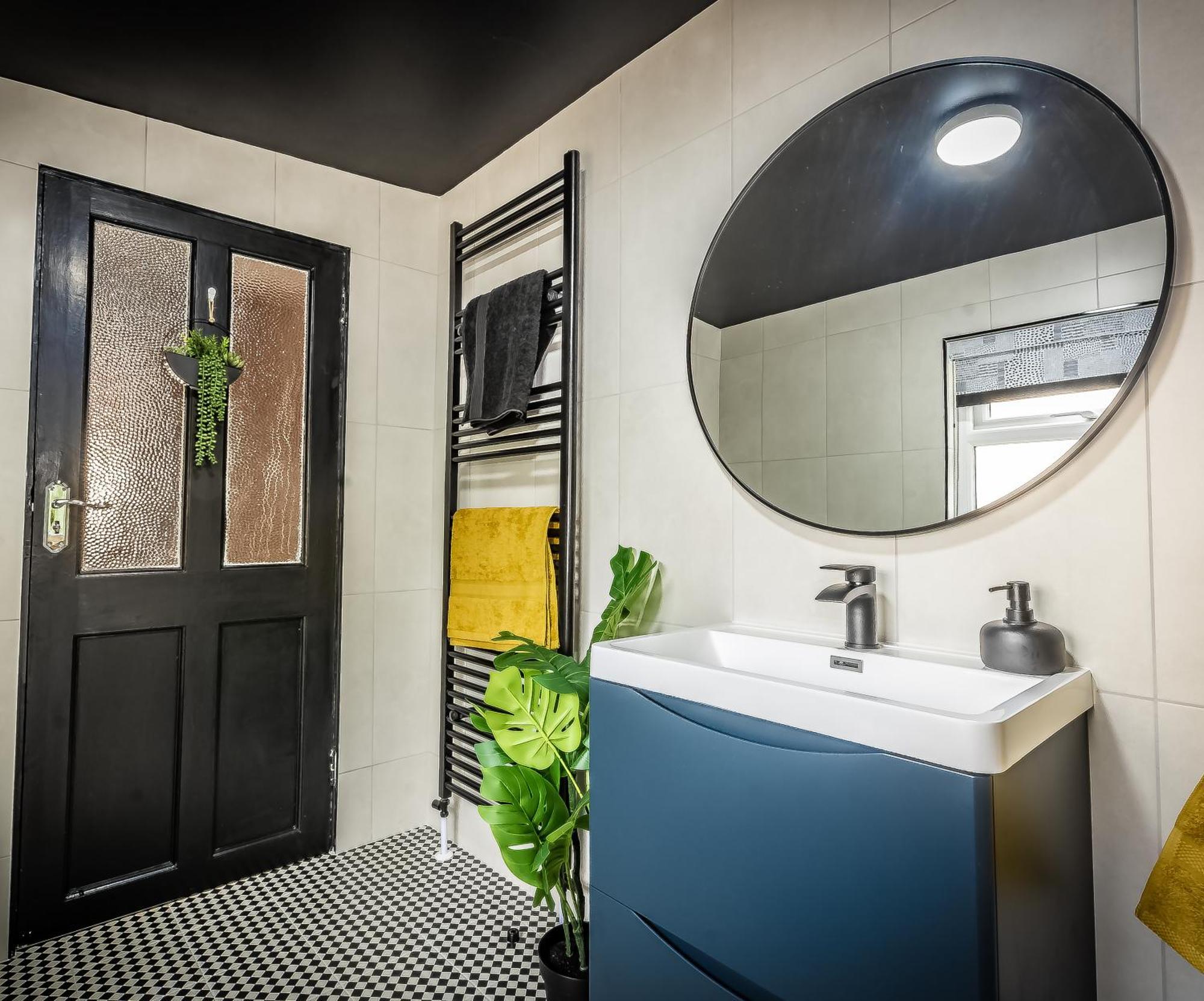 Escape Sleeps 6 *